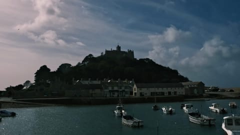 Cornwall — DSCF1422 Tidal Causeway, Marazion, UK | XF16-55mm f7.6 1/6400s ISO1600