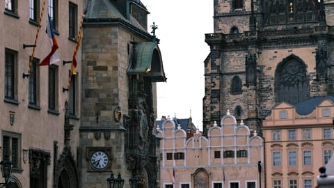 Astronomical Clock — DSCF4531 90mm f3.2 1/400s ISO320