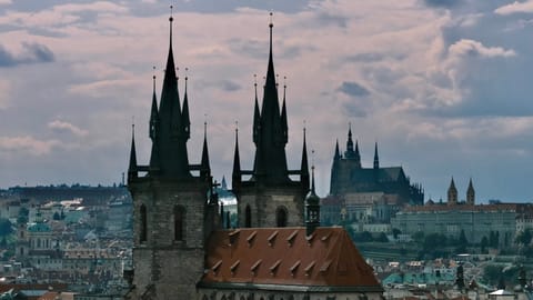 Church of Our Lady before Týn — DSCF4456 Prašná brána, náměstí Republiky, Prague | XF90mm f6.9 1/3400s ISO640