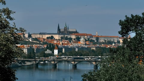 Prague Castle — DSCF3318 Střešovice, Prague, Czechia | XF16-55mm f8.6 1/310s ISO320