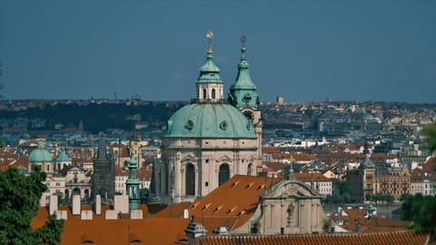 Prague Castle — DSCF5575 Kajetánské terasy, Hradčany, Prague | XF90mm f2.0 1/33000s ISO500