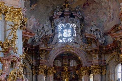 St Nicolas Church — DSCF5186 Malostranské náměstí, Prague, Czechia | XF90mm f6.0 1/12s ISO640