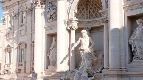 Trevi Fountain — DSCF2349 Hotel Fontana, Piazza di Trevi, Rome | XF16-55mm f8.6 1/120s ISO800